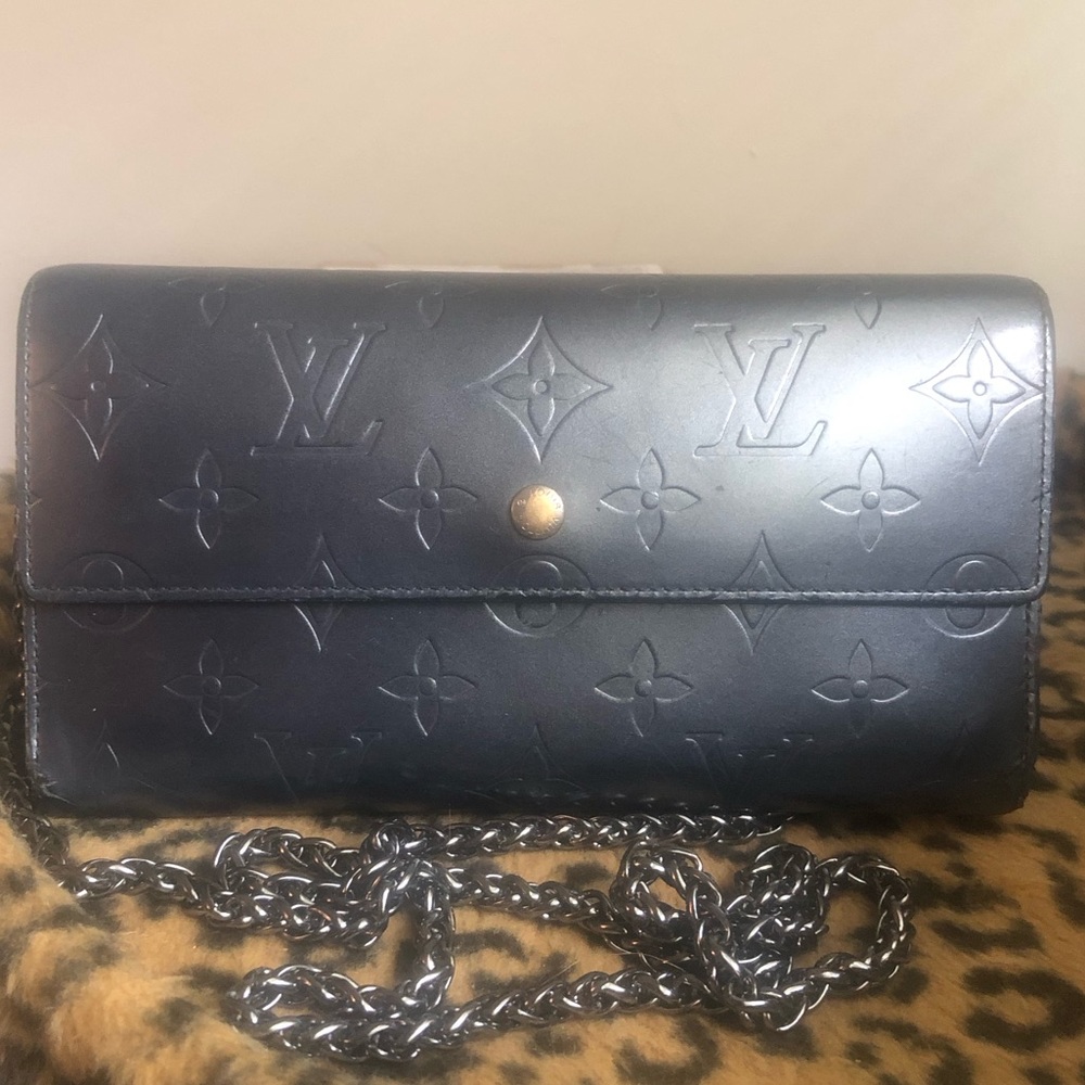 GUC Vintage Louis Vuitton Vernis International Wallet in Gunmetal Color